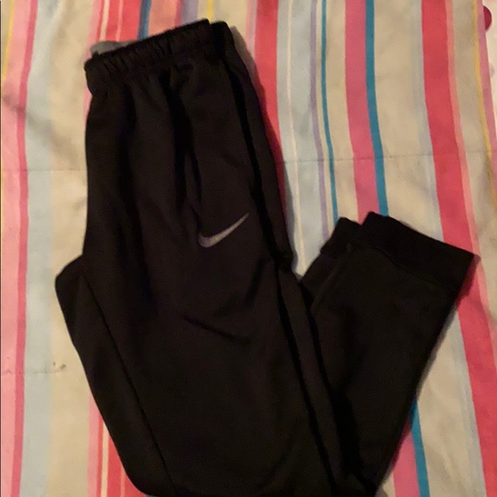 LIKE NEW Nike Dri-Fit jogger style sweatpants